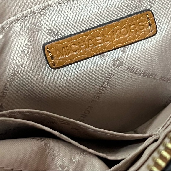 Michael Kors Fulton Zip Clutch - Picture 5 of 13
